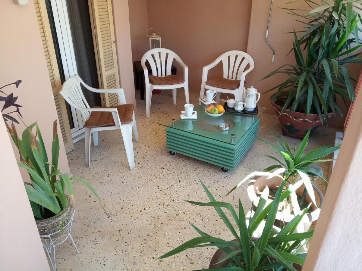 Cosy Penthouse -Up To 6 Guests- In The City Centre! テッサロニキ エクステリア 写真