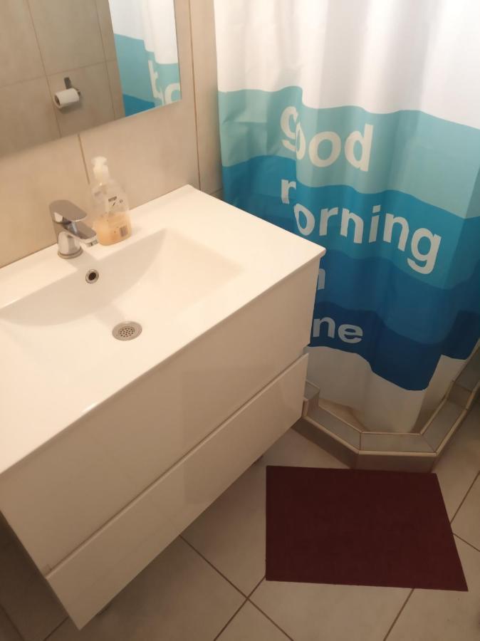 Cosy Penthouse -Up To 6 Guests- In The City Centre! テッサロニキ エクステリア 写真