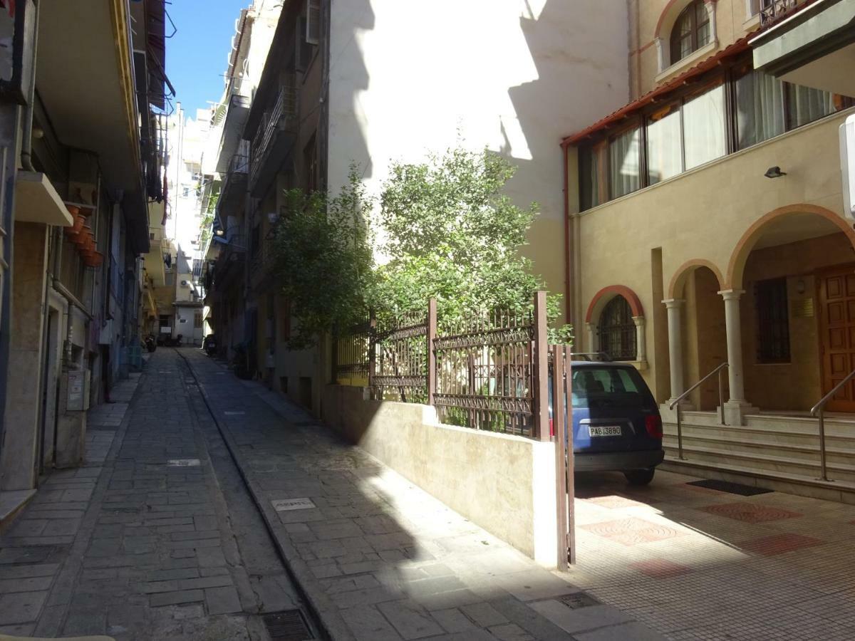 Cosy Penthouse -Up To 6 Guests- In The City Centre! テッサロニキ エクステリア 写真